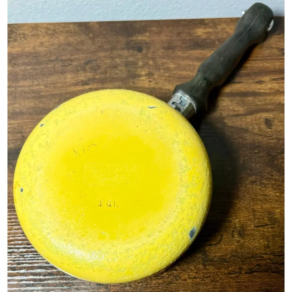 Wear Ever Registered 1 Qt Aluminum Enamel Yellow Sauce Pan w/ Lid- Vegetables
